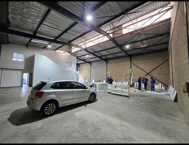 420M² WAREHOUSE TO LET IN MEADOWDALE